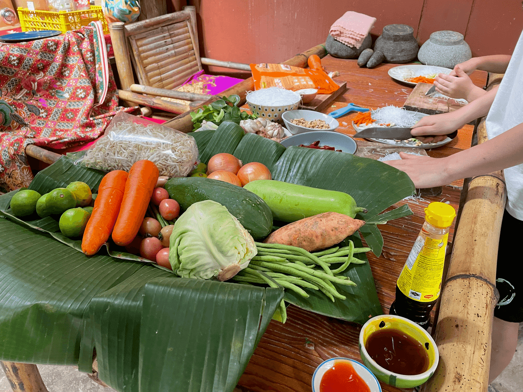 Légumes disposés sur le plan de travail